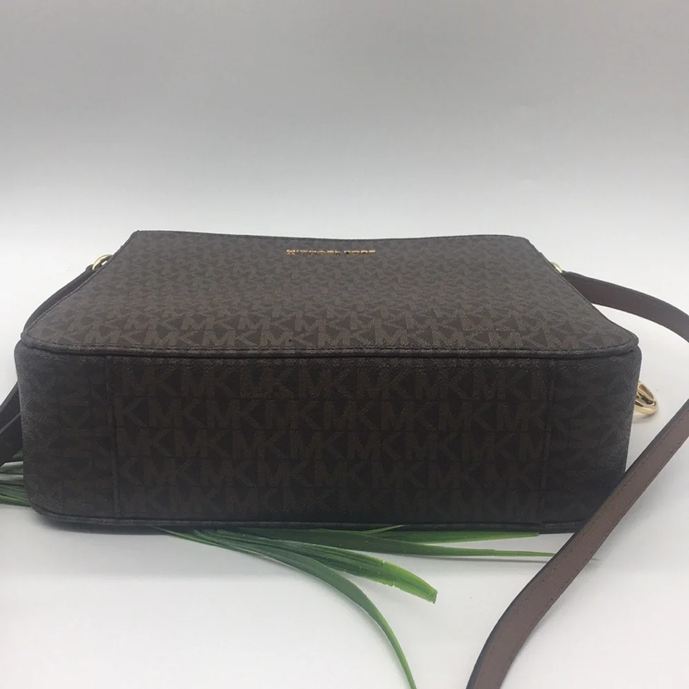 Michael Kors LG MESSENGER Crossbody BROWN - Picture 5 of 16
